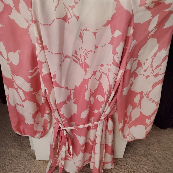 Top - Picture 2 of 3